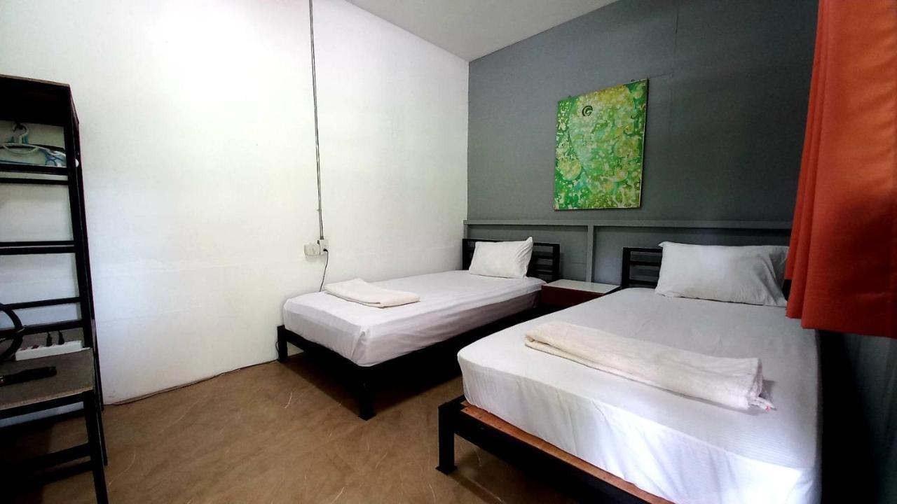 White Jail At Koh Tao Hostel Exterior foto